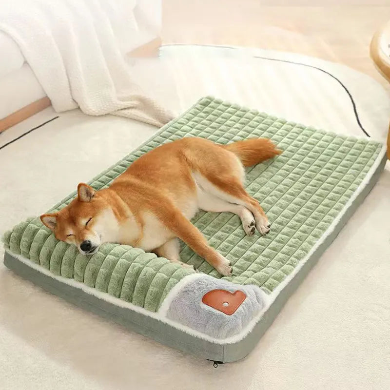 Snuggle Up to Serenity: The Luxe Warming Mat for Spoiled & Special Pets